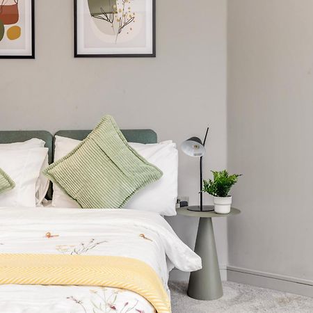 Shyroyale Apartment Лондон Екстериор снимка