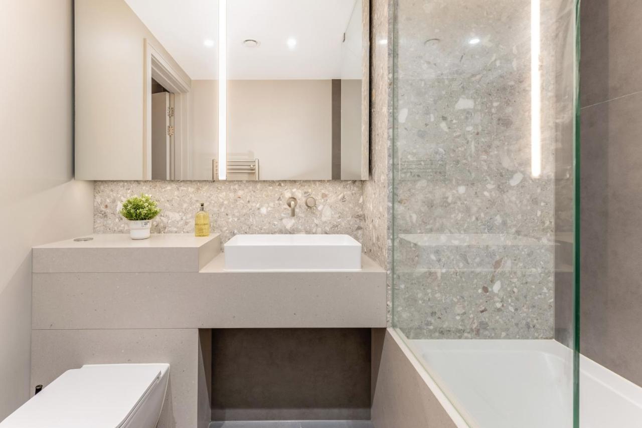 Shyroyale Apartment Лондон Екстериор снимка