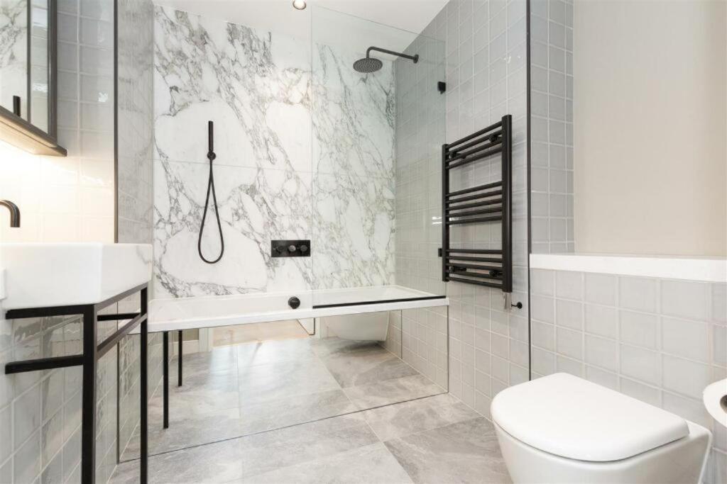 Shyroyale Apartment Лондон Екстериор снимка